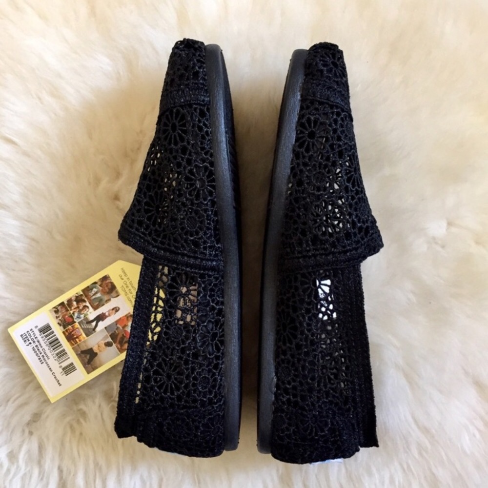 Toms Black Moroccan Classic Crochet Slip On Flats - Picture 5 of 8